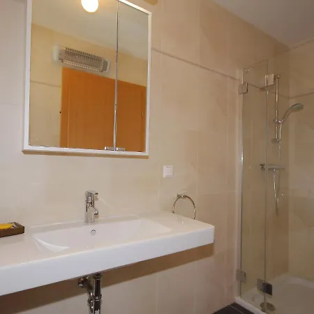 Schwalbennest By Interhome * 巴德小基希海姆